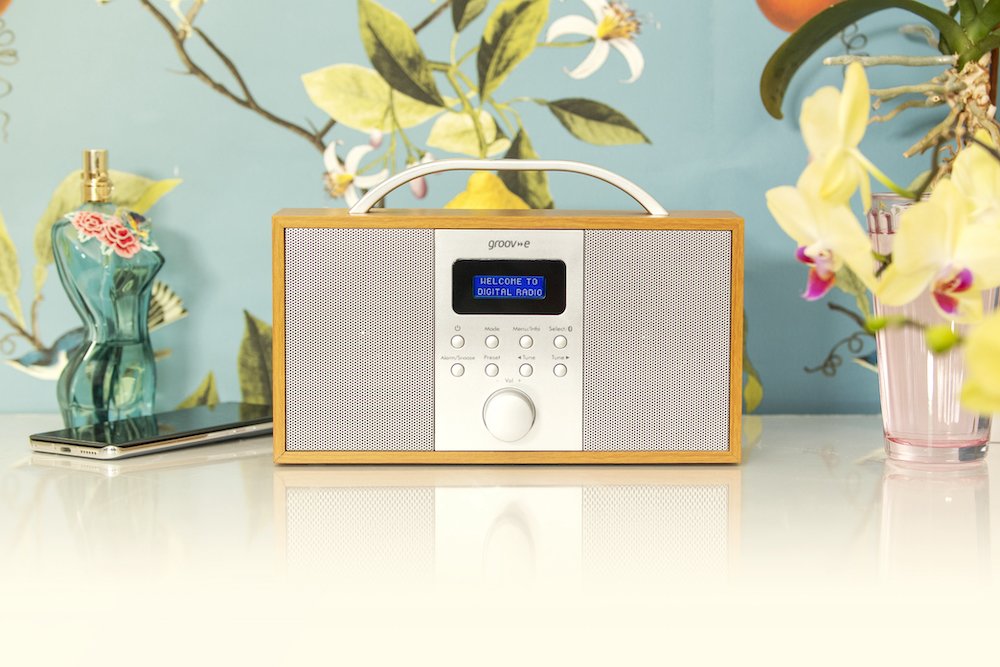 Gifts for mums Groov-e Boston wooden DAB Radio