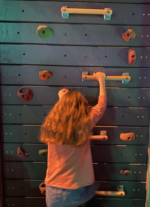 Review Legoland Discovery Manchester Climbing Wall