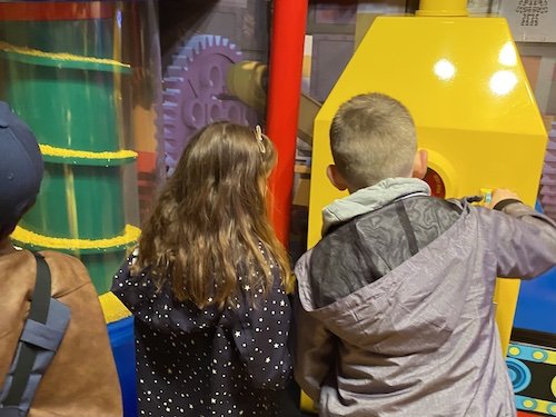 Review Legoland Discovery Manchester How lego bricks made