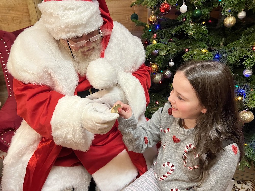 Review Cockfields Christmas - gold coin from santa
