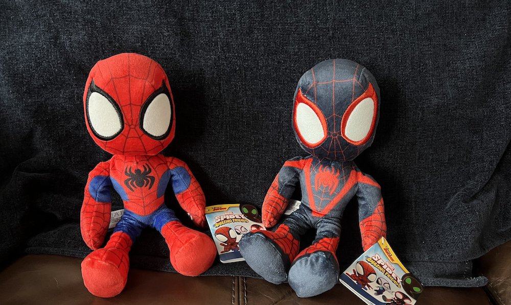 Review Marvel Spiderverse Plushes
