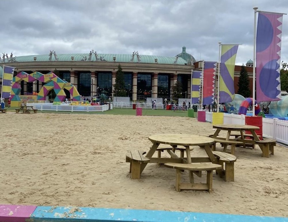 Review Summer Daze Trafford Centre beach