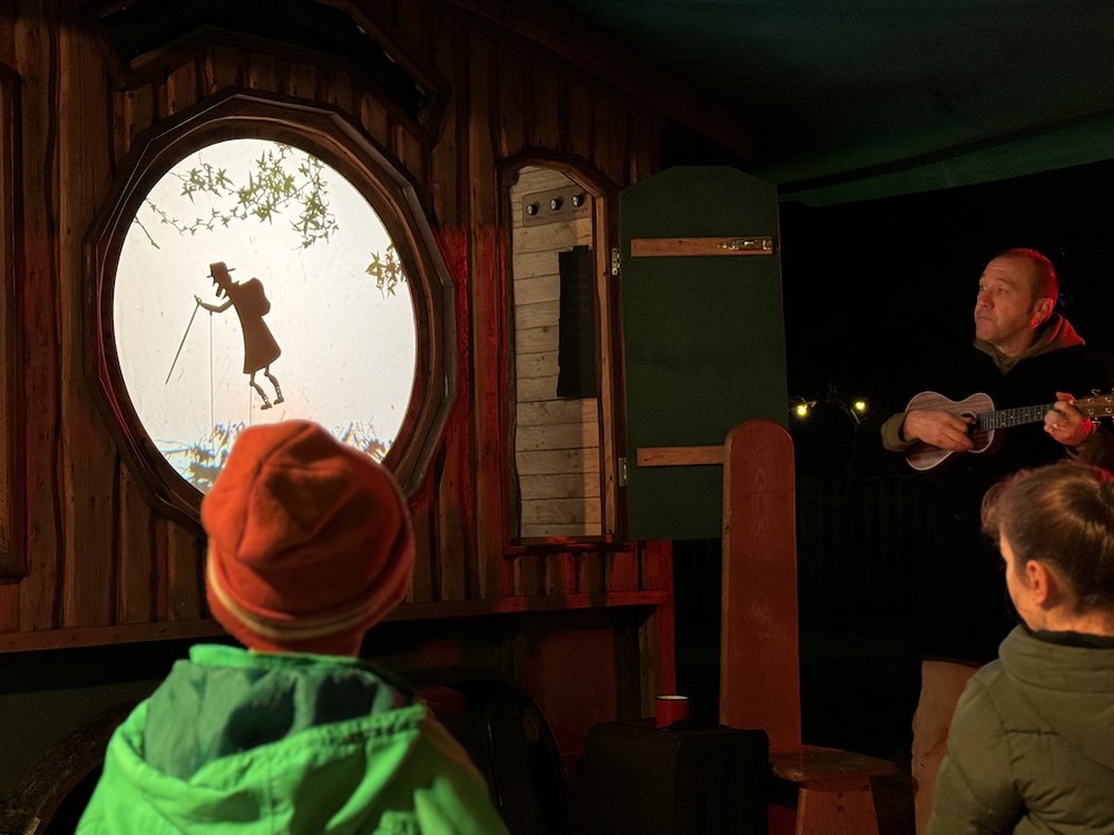 Review Yuletide Storytelling