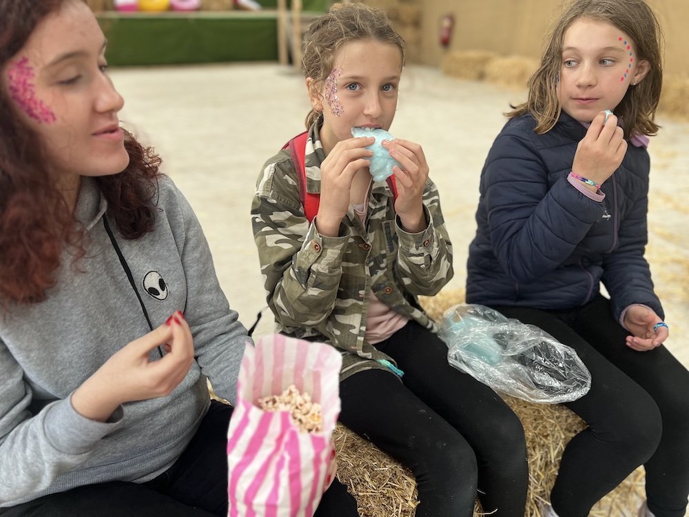 Review of Cockfields Farmlife Festival candy flossand popcorn