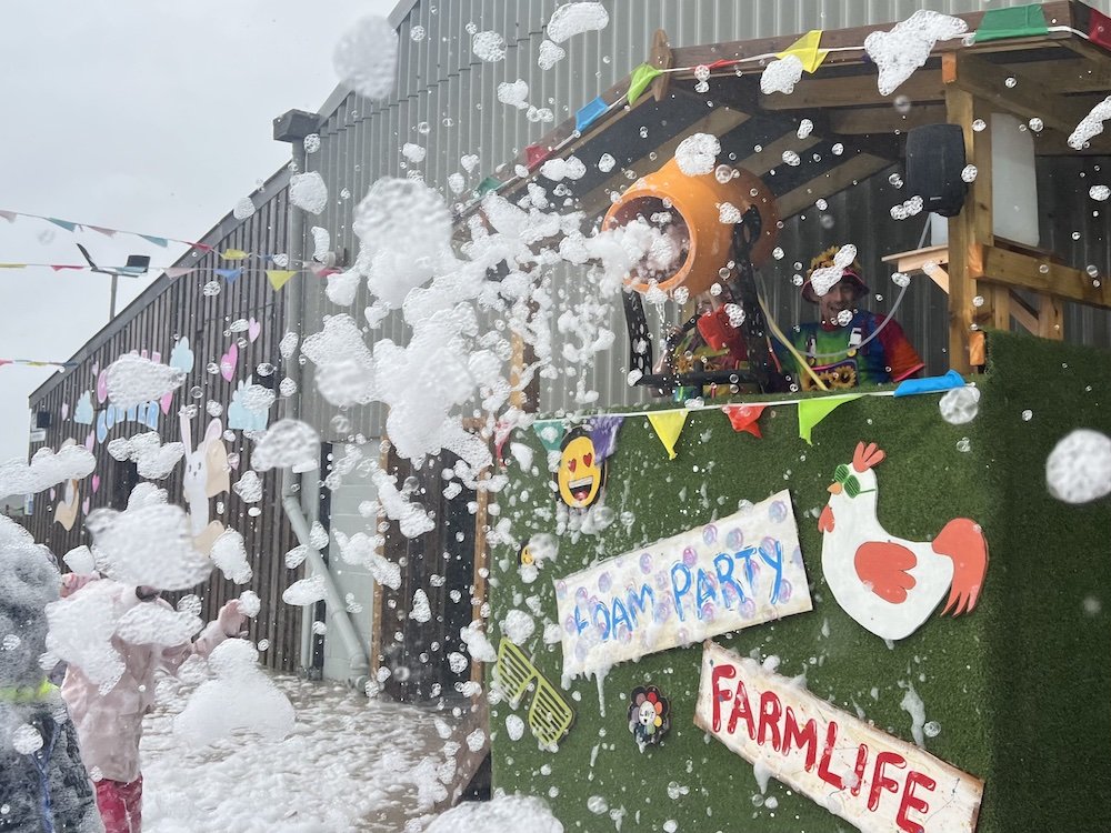 Review of Cockfields Farmlife Festival foam party
